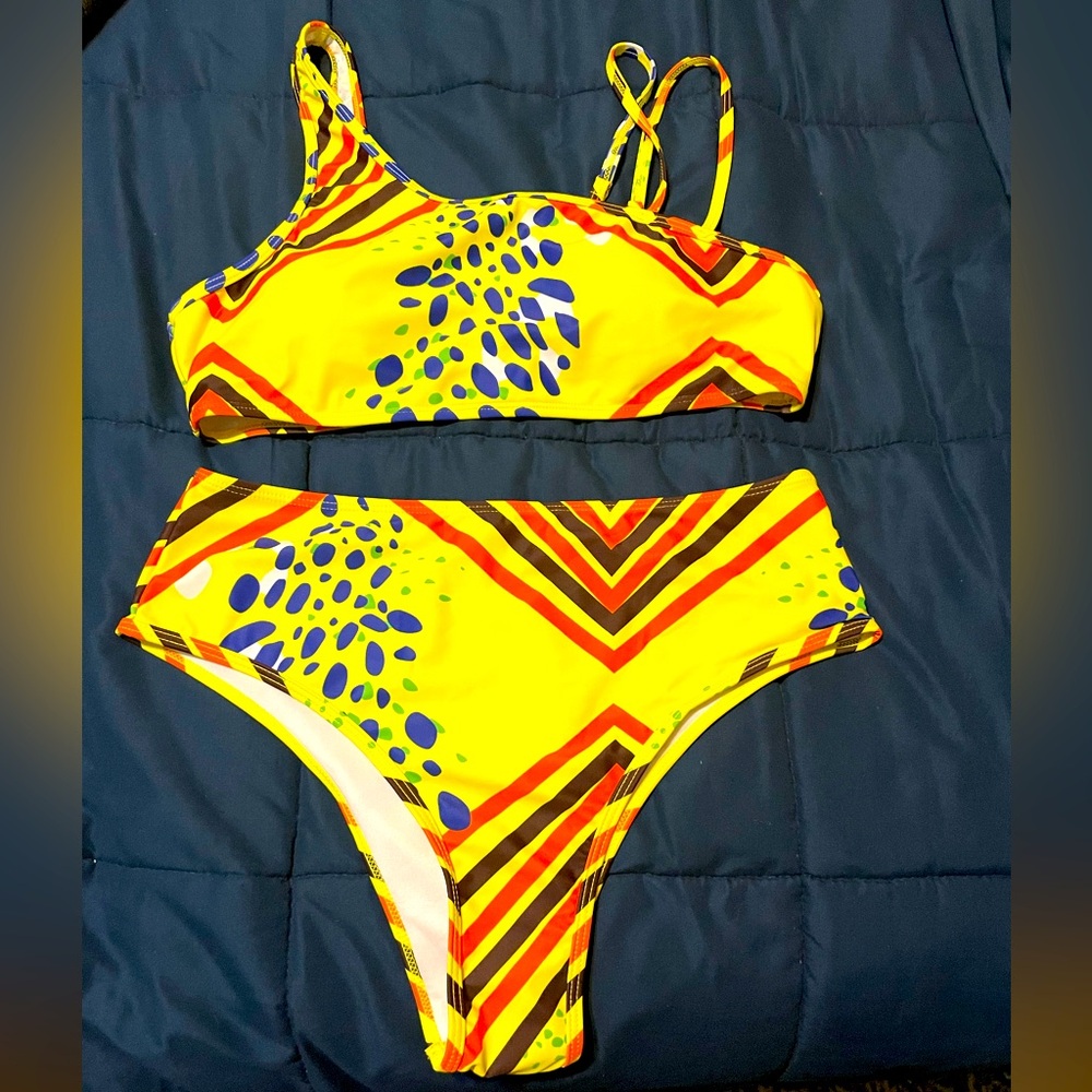SHEIN Vibrant Bikini!